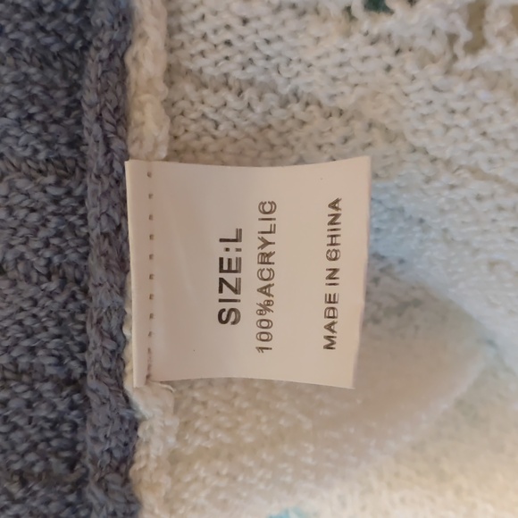 Colorblock Sweater - Picture 8 of 8